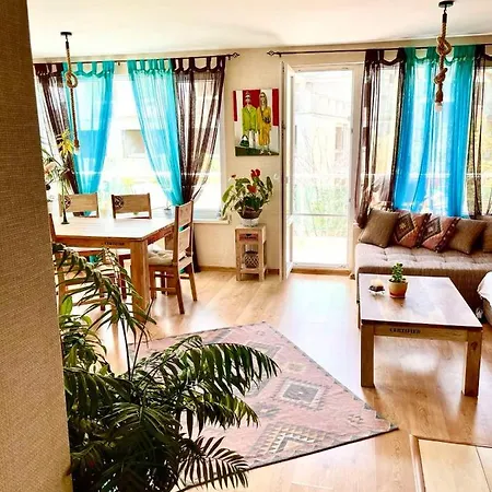 Apartment First Sea Line Coast ,,diana